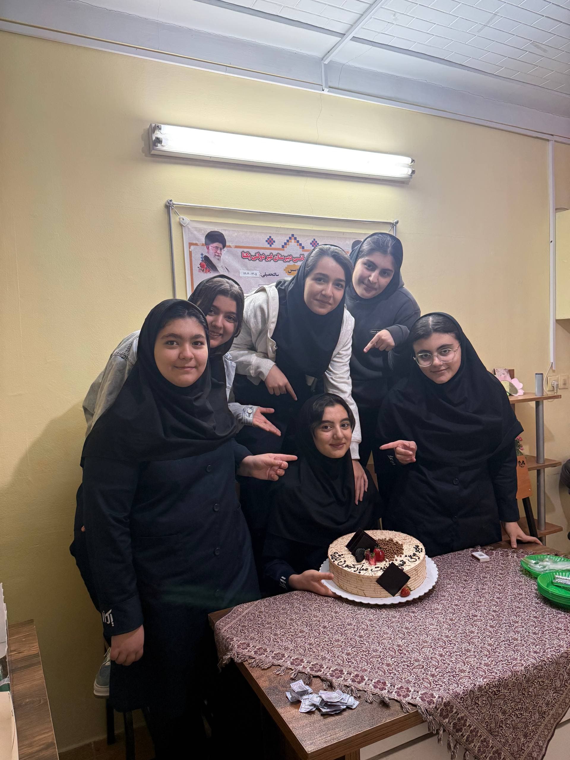 افتخاری درخشان برای خانوادهی بزرگ مدرسهی یکتا رقم خورد ۱۴۰۵-۱۴۰۴